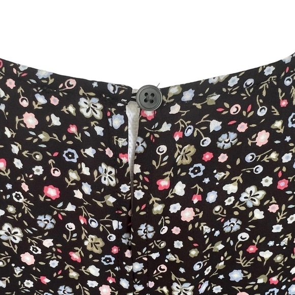 LOFT Black Floral Top with Bell Short Sleeves Size S LIKE NEW - Picture 3 of 10